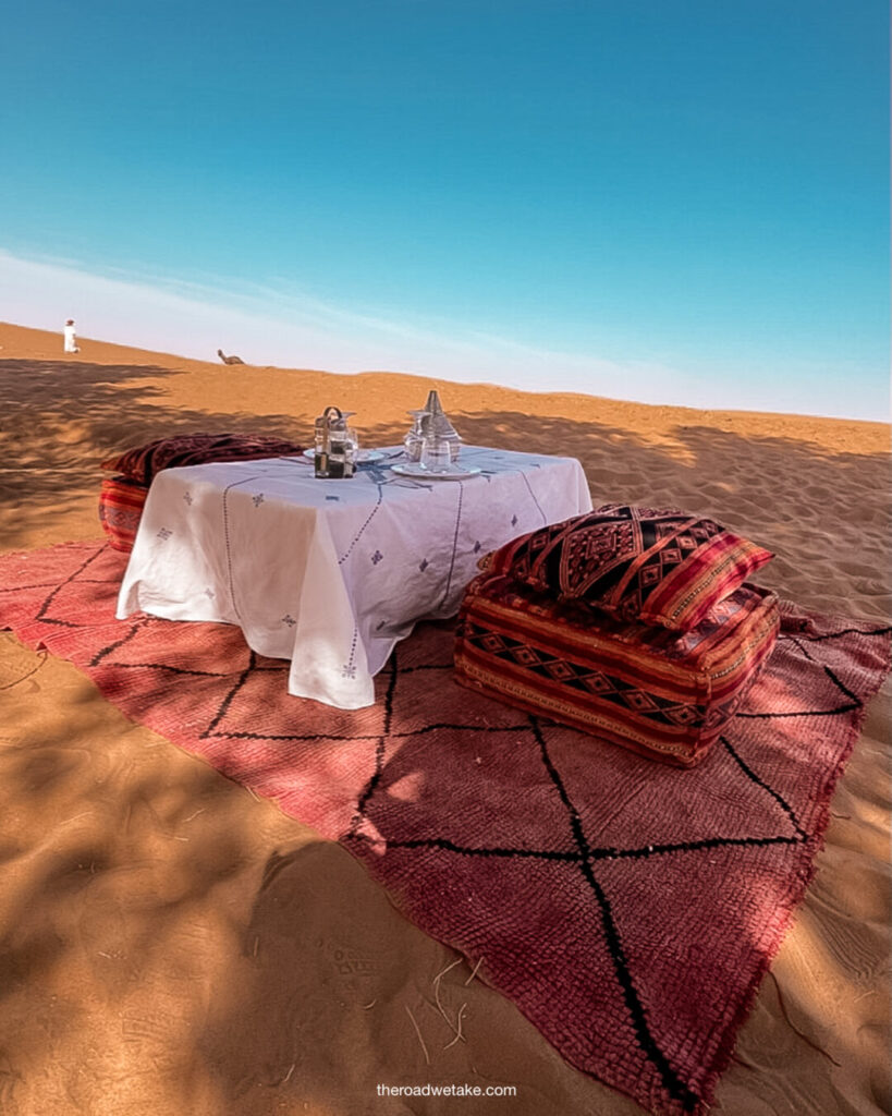 dining in the merzouga desert dunes