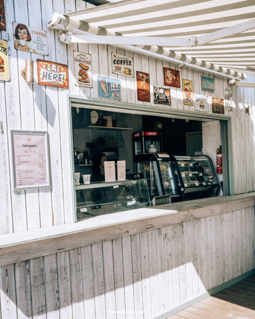 onetangi beach bar