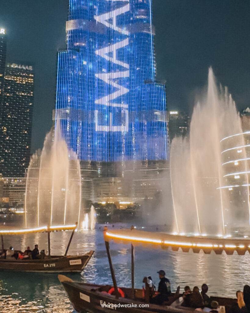 dubai fountain show outside burj khalifa