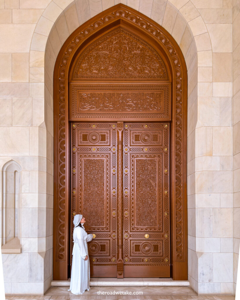 sultan qaboos grand mosque, oman